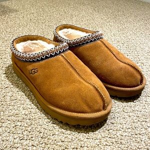 UGG Tasman Slipper (Chestnut color)